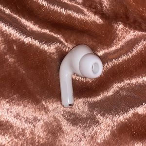 Apple AirPod Pro (RIGHT AIRPOD ONLY)